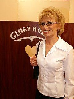 The L. reccomend amateur milf gloryhole